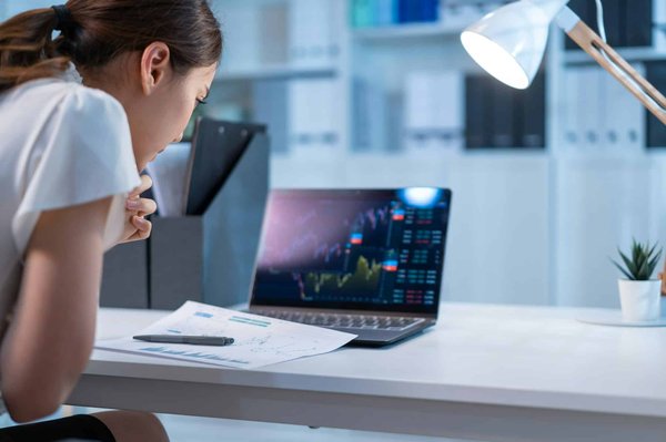 How to leverage social media analytics for improving campaign strategies in UK's political marketing?